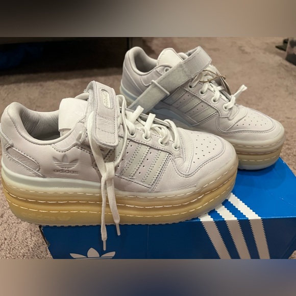 New Triple Platform Low Adidas - Picture 1 of 6